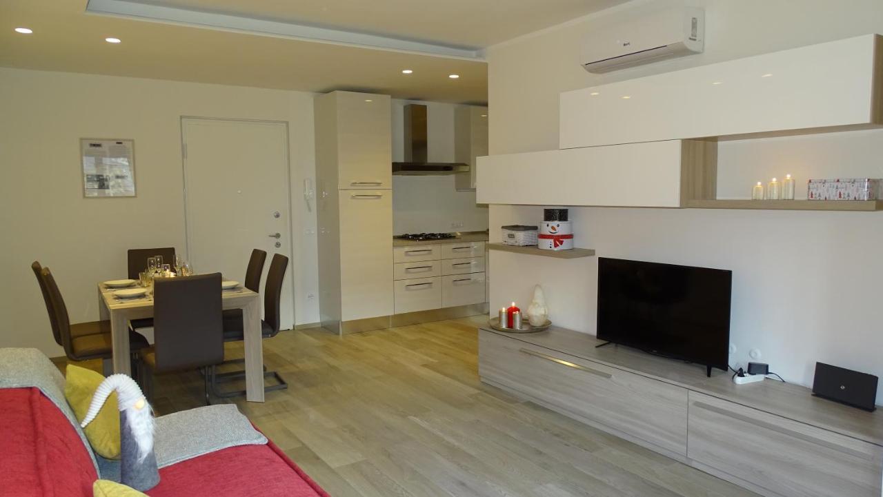 Blue Moon - Via Parigi Apartments أَويستا المظهر الخارجي الصورة